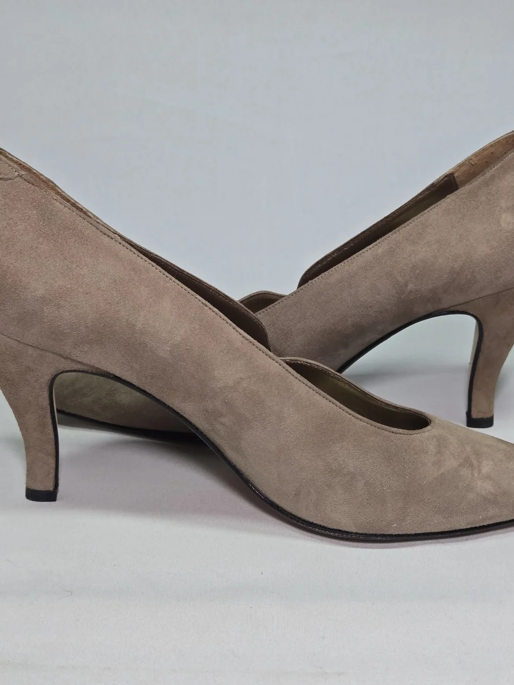 Vintage Paloma Heels Suede Truffle Womens 8 B Italian Leather Luxury Career Date